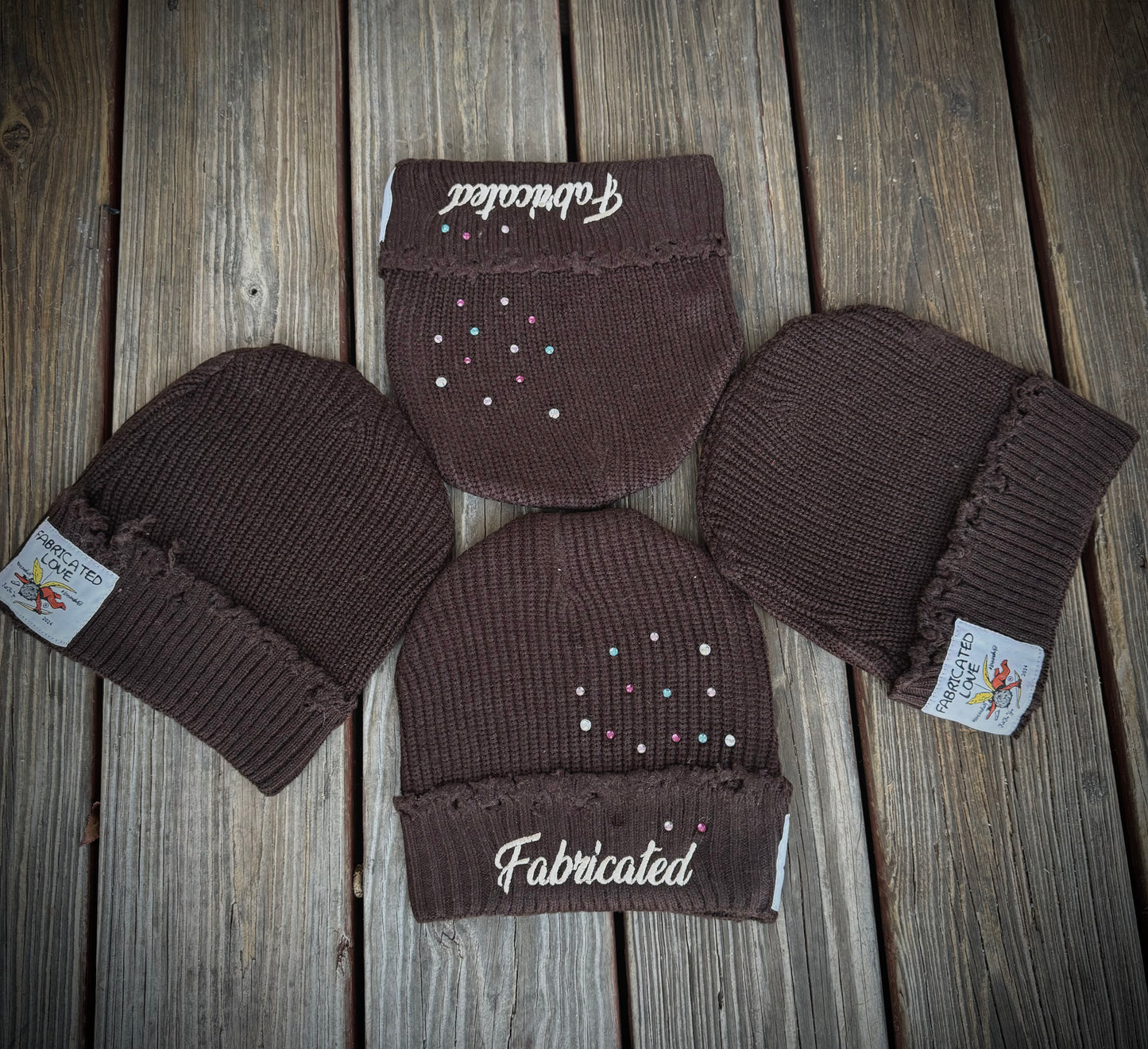 BROWN/CREAM “FABRICATED”LOVE BEANIES